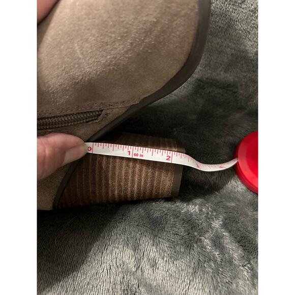 Franco Fortini Lyza brown suede stacked heel booties, Size 8 - Picture 14 of 14